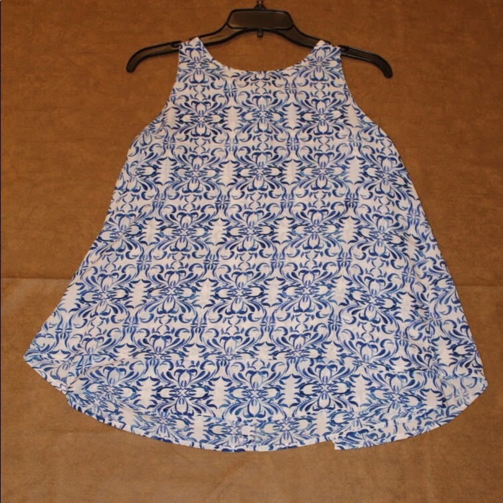 Sleeveless blouse